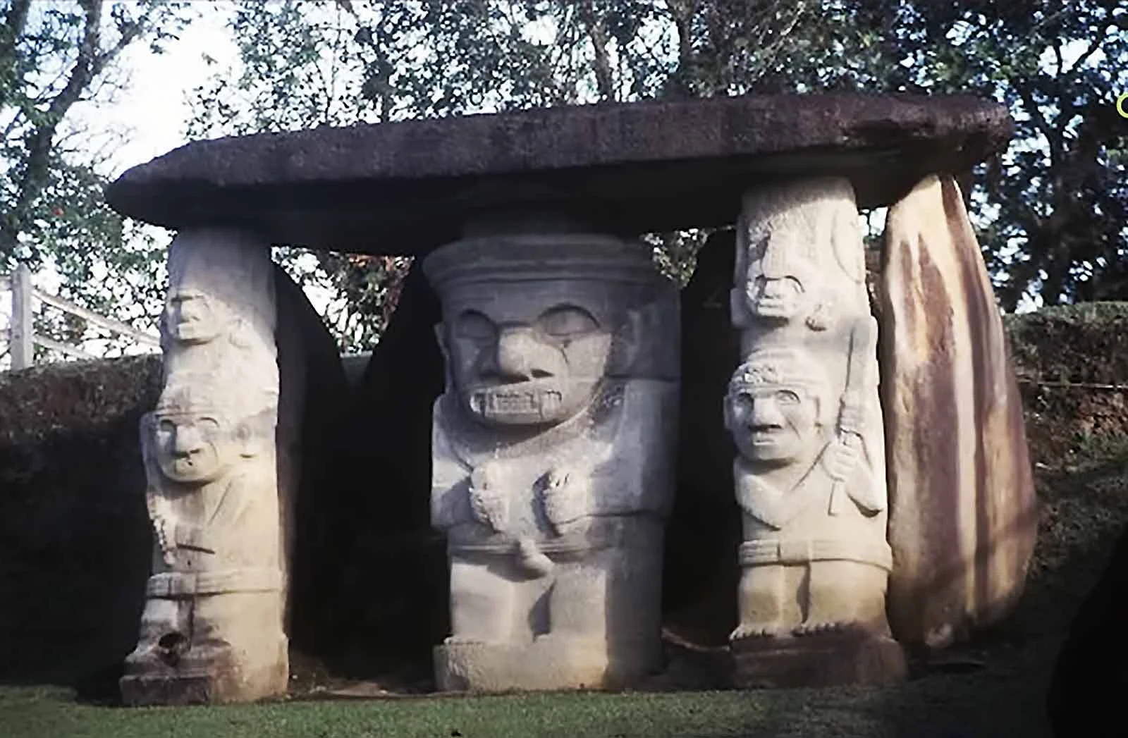 Statue Parc Archéologique de San Agustin Huila Colombie.Tour aventure.Visite guidée-Civilisation Précolombienne-Amérique Latine